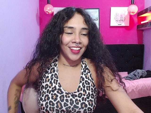 Tatiwallace live cam on BongaCams