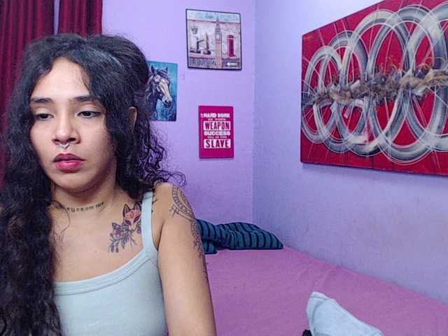 Tatiwallace live cam on BongaCams