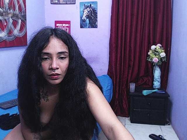 Tatiwallace live cam on BongaCams