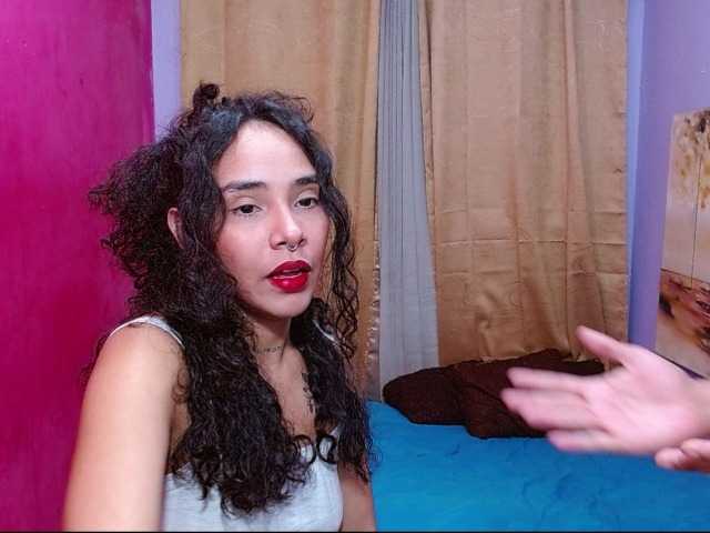 Tatiwallace live cam on BongaCams