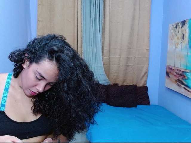Tatiwallace live cam on BongaCams