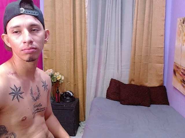 Tatiwallace live cam on BongaCams