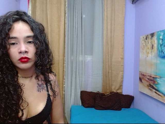 Tatiwallace live cam on BongaCams