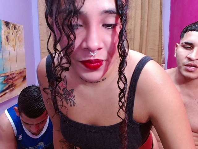 Tatiwallace live cam on BongaCams