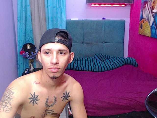 Tatiwallace live cam on BongaCams