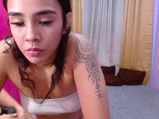 Tatiwallace live cam on BongaCams