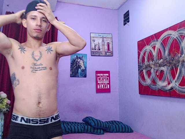 Tatiwallace live cam on BongaCams