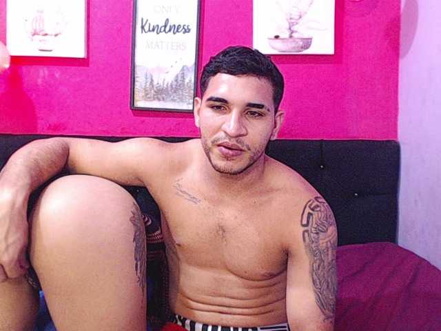 Tatiwallace live cam on BongaCams