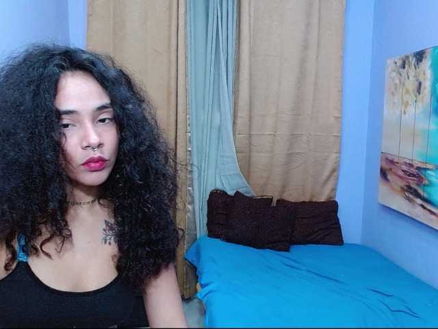 Tatiwallace live cam on BongaCams