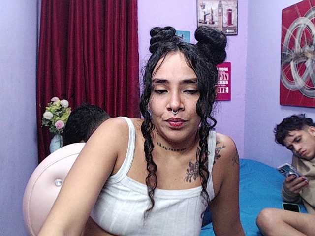 Tatiwallace live cam on BongaCams