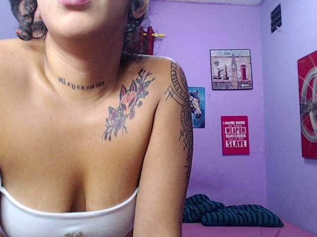 Tatiwallace live cam on BongaCams