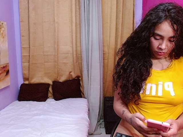 Tatiwallace live cam on BongaCams