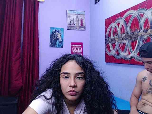 tatiwallace's live room