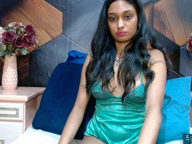 LusciousIndian live cam on BongaCams