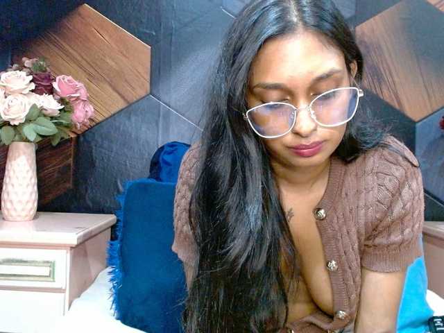 LusciousIndian, 23 y/o - Live Cam on BongaCams