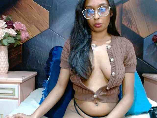 LusciousIndian webcam