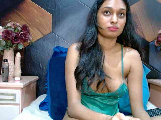 LusciousIndian webcam