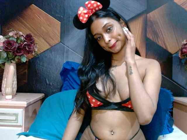 LusciousIndian webcam