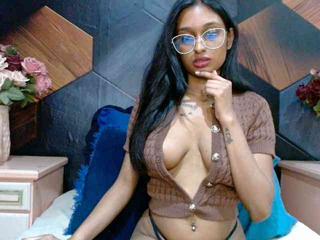 LusciousIndian webcam