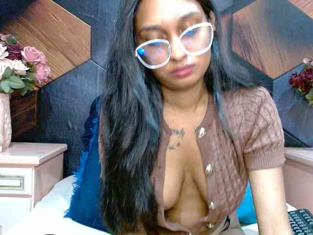 LusciousIndian webcam
