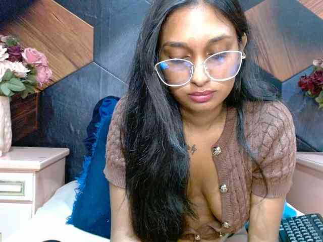 LusciousIndian webcam