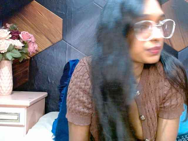 LusciousIndian webcam