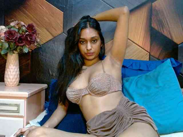 LusciousIndian webcam
