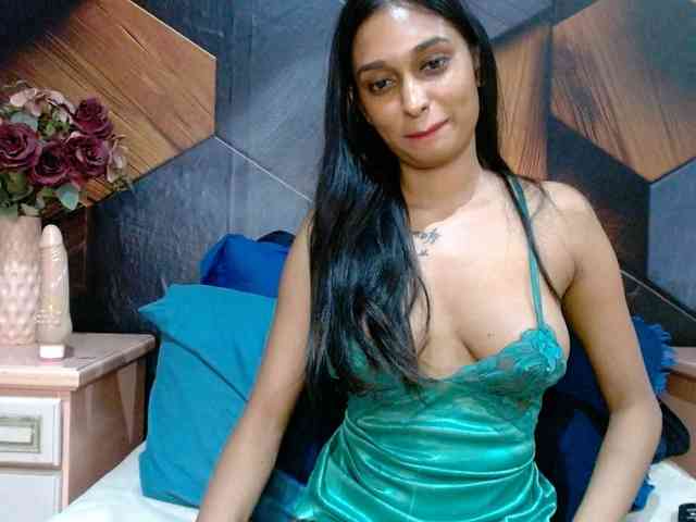 LusciousIndian webcam