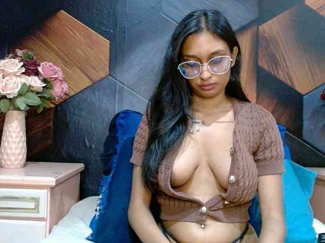 LusciousIndian webcam