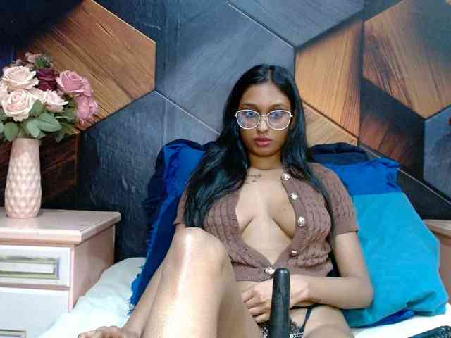 LusciousIndian webcam
