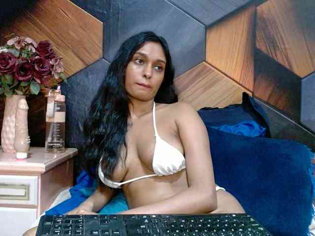 LusciousIndian webcam