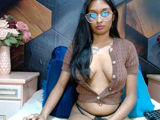 LusciousIndian webcam