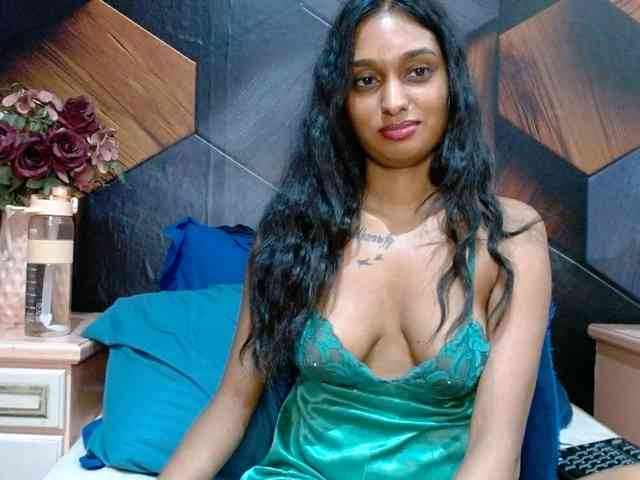 LusciousIndian webcam