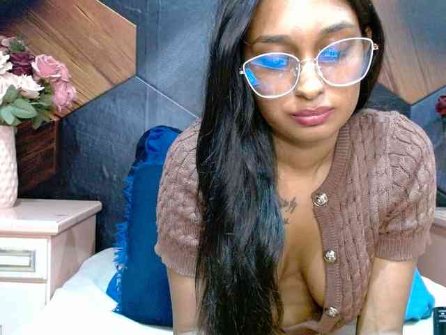 LusciousIndian webcam