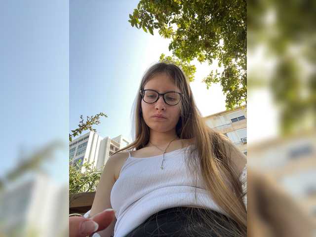 LUXUKISSKA's BongaCams show and profile