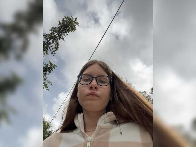 LUXUKISSKA's BongaCams show and profile