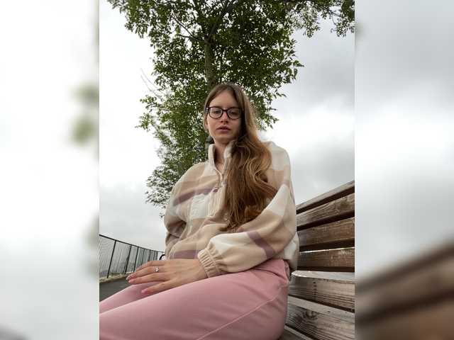 LUXUKISSKA's BongaCams show and profile