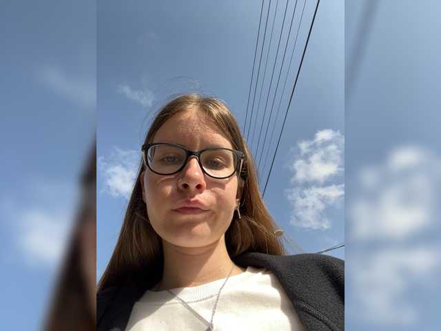 LUXUKISSKA's BongaCams show and profile