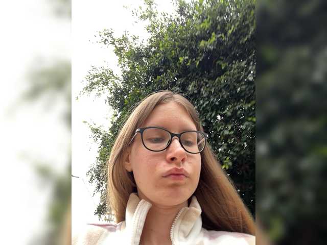 LUXUKISSKA's BongaCams show and profile