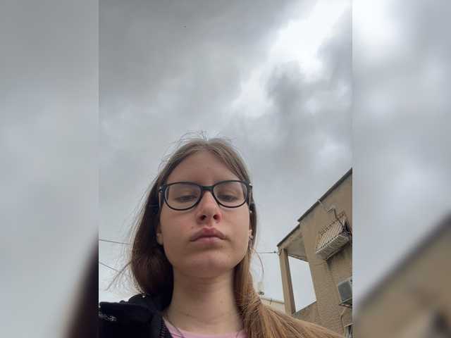 LUXUKISSKA's BongaCams show and profile