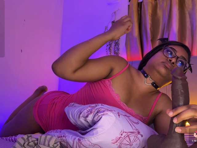 EvonyVegaa live cam on BongaCams