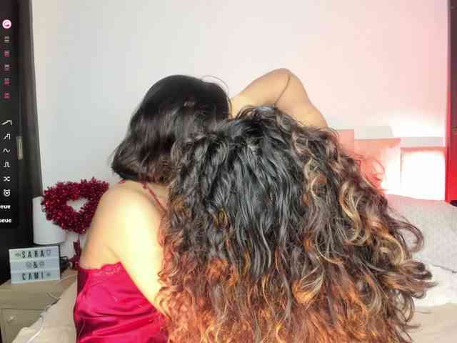 Sara-and-cami webcam