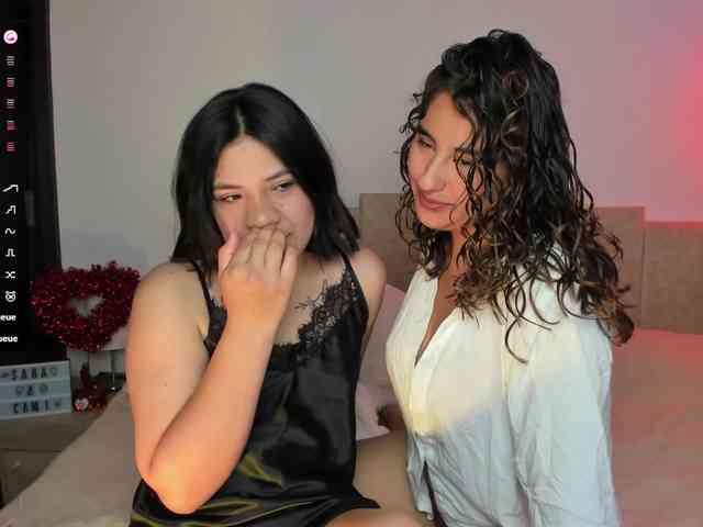 Sara-and-cami webcam