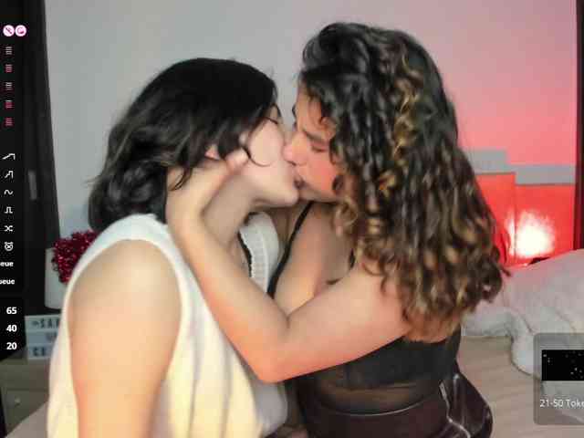 Sara-and-cami webcam