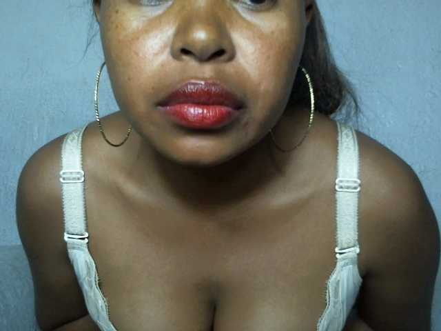 Muluna live cam on BongaCams