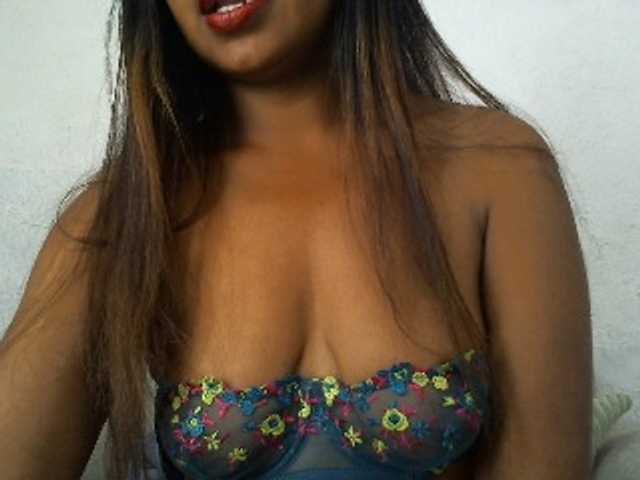 Muluna live cam on BongaCams
