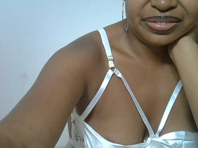 Muluna live cam on BongaCams