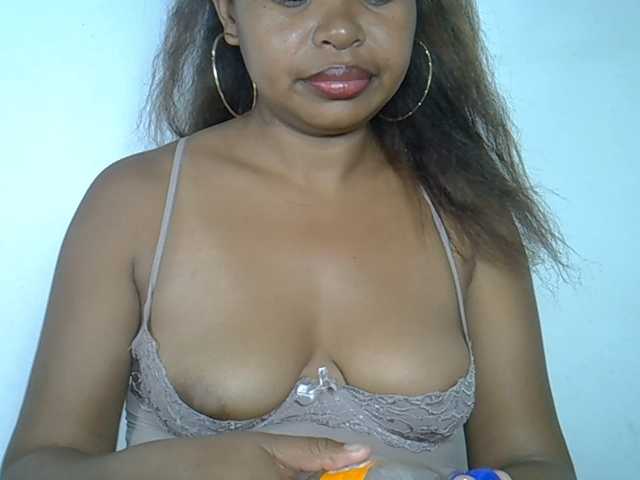 Muluna live cam on BongaCams