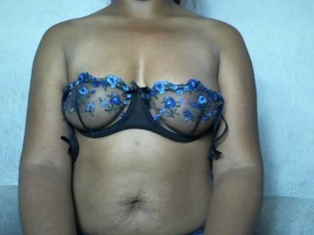 Muluna live cam on BongaCams