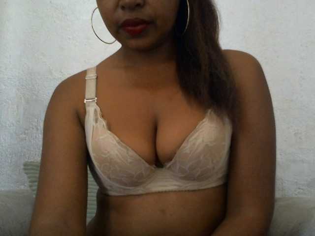 Muluna live webcam show
